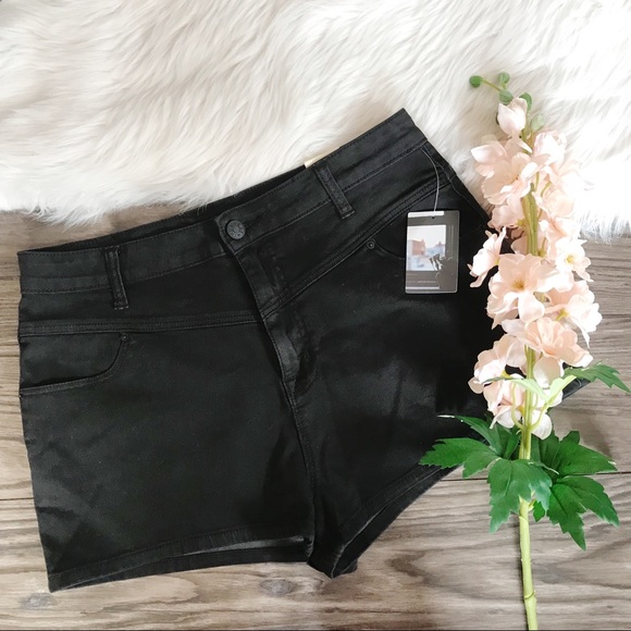 Urban Outfitters Pants - NWT BDG Super High Rise Seam Shorts